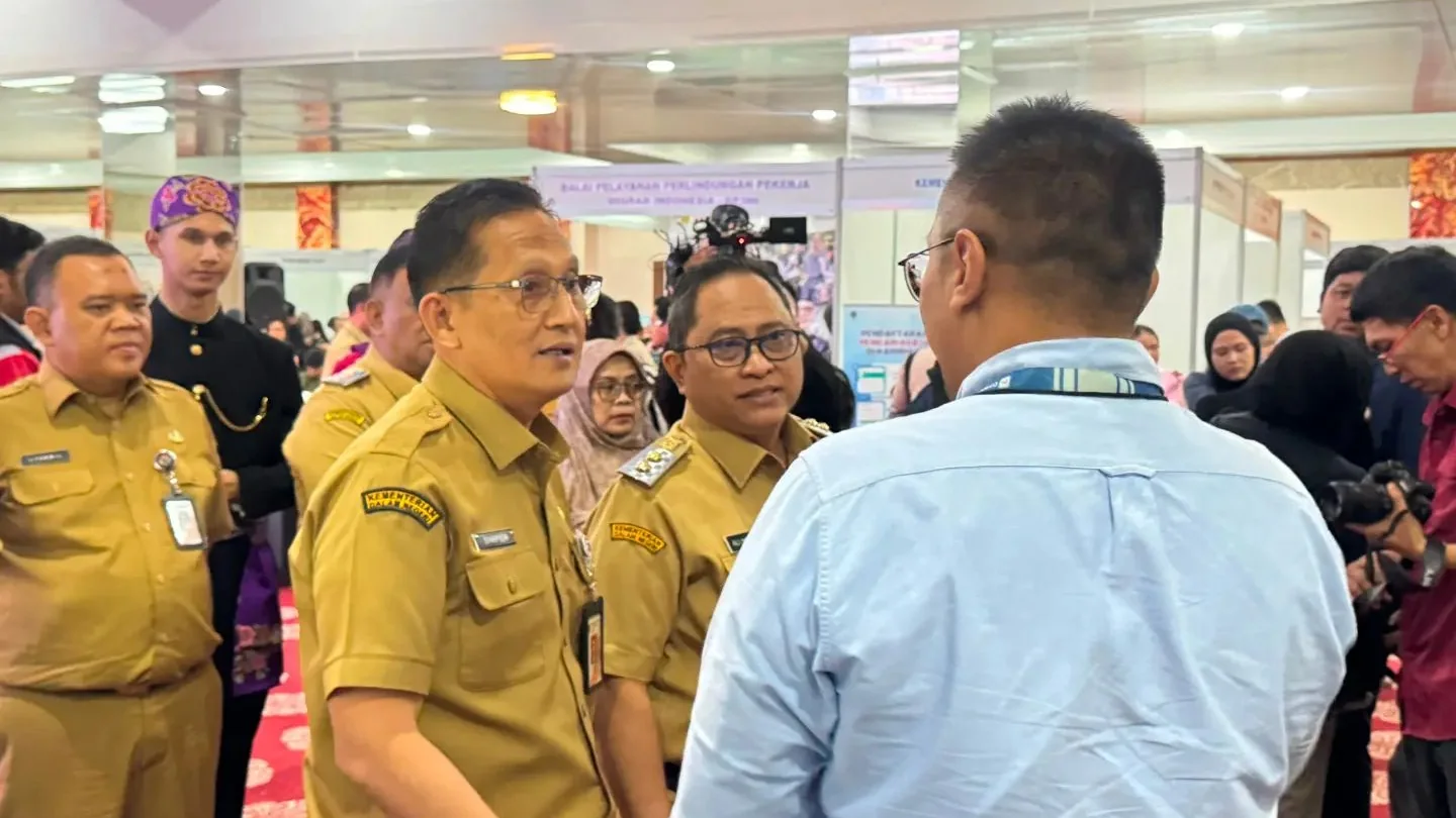 Pelayanan dan kegiatan ketenagakerjaan Disnaker Kabupaten Bekasi